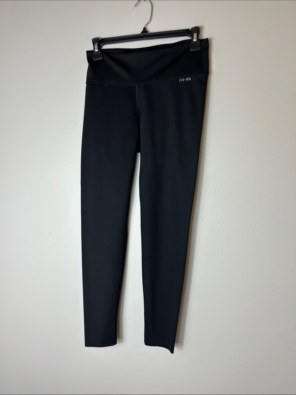 AR-33 Alpha High-Rise Compression Leggings – Size M